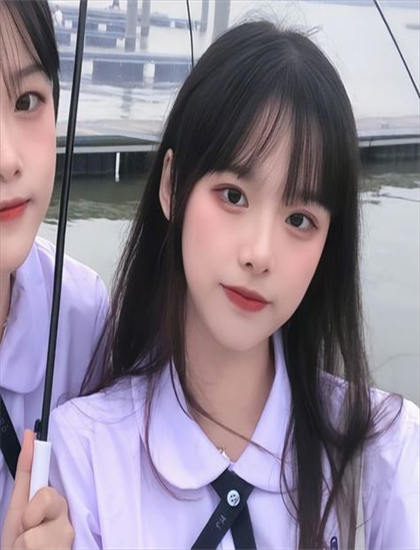 月光下的雪角色研究：主角的成长历程与心路变化 展现表演艺术的魅力